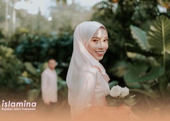 Perempuan Meminang