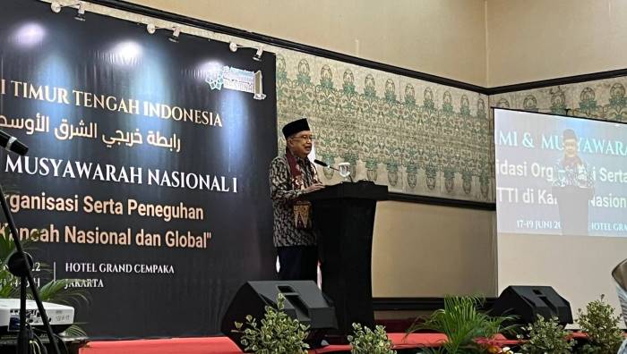 Ketua DMI HM Jusuf Kalla memberikan sambutan pada Munas Alumni Timur Tengah di Jakarta