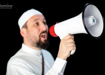 Fenomena Mualaf Menjadi Ustadz