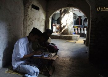 Pesantren Kontinuitas dan Perubahan (3)