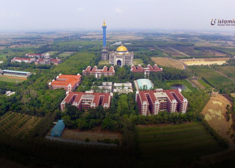 Bungkuslah dengan Pesantren Agar Aman